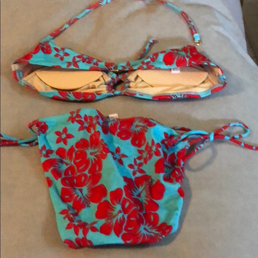 Bikini - Picture 6 of 6